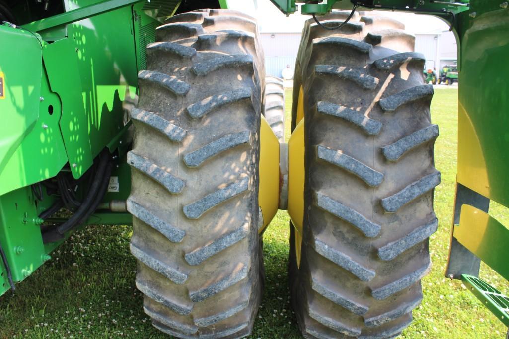 2014 John Deere S670 4wd combine