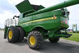 2015 John Deere S680 2wd combine