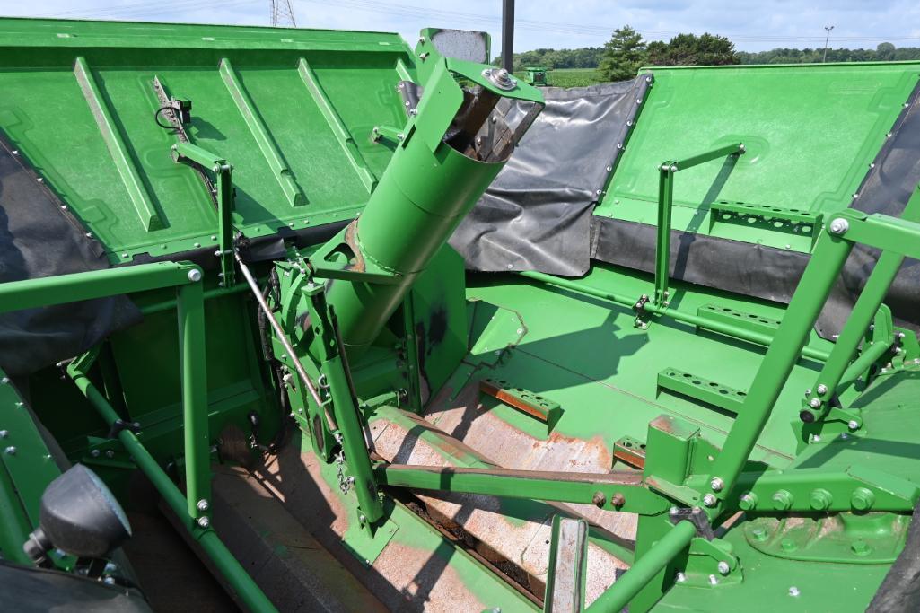 2015 John Deere S680 2wd combine