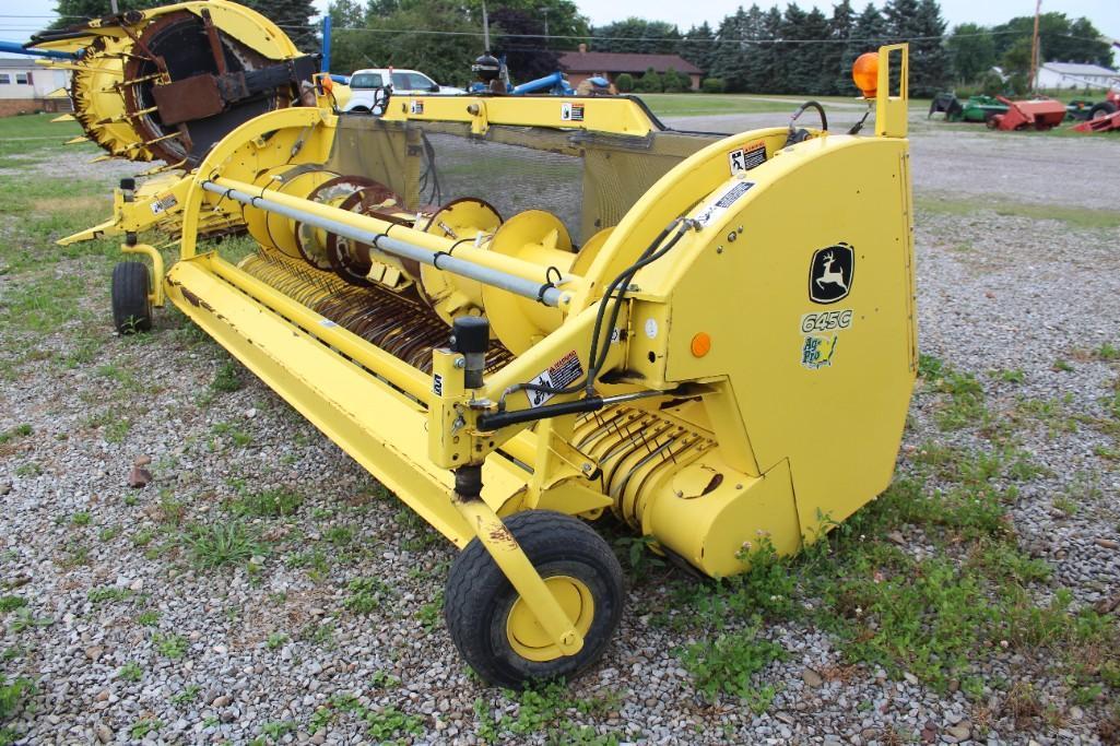 2011 John Deere 645C 15' pickup head