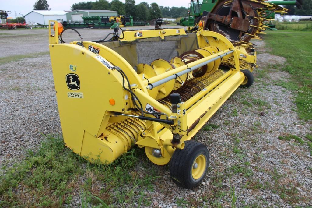 2011 John Deere 645C 15' pickup head