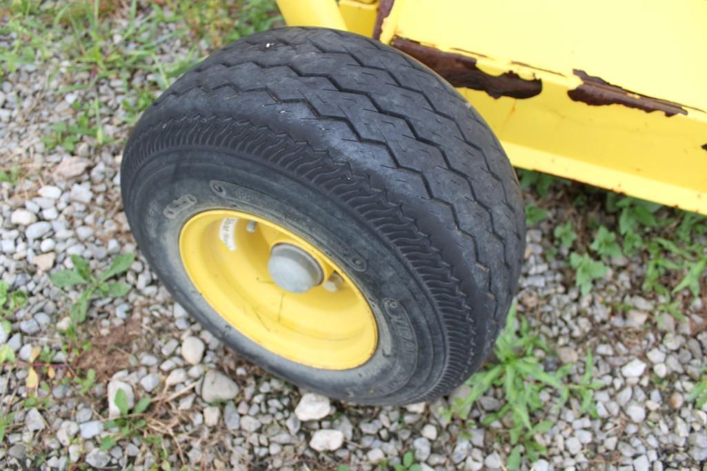 2011 John Deere 645C 15' pickup head