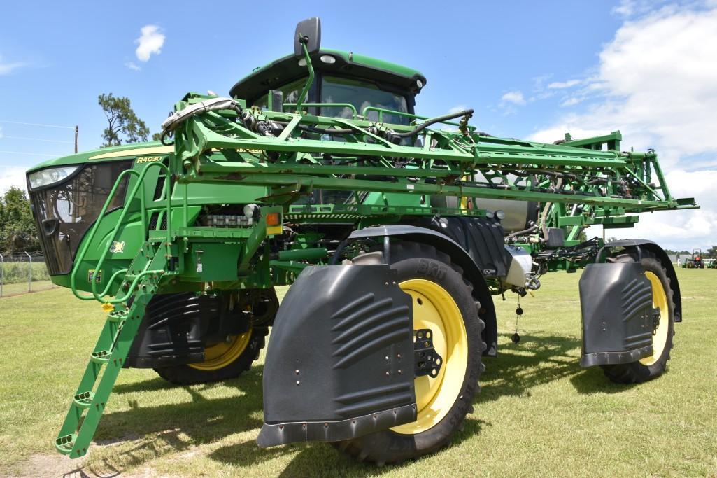 2014 John Deere R4030 self-propelled sprayer