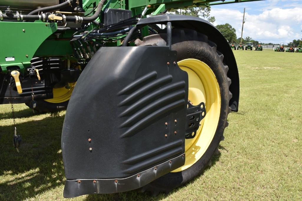 2014 John Deere R4030 self-propelled sprayer