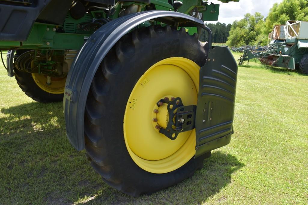 2014 John Deere R4030 self-propelled sprayer