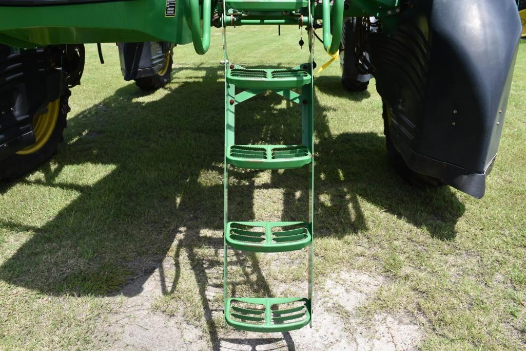 2014 John Deere R4030 self-propelled sprayer