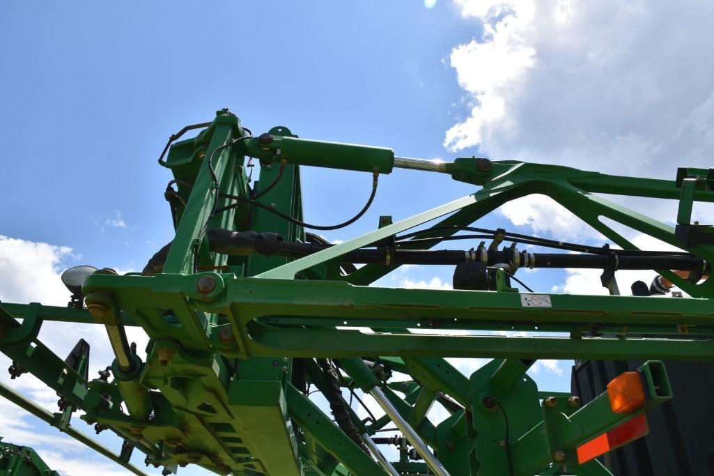 2014 John Deere R4030 self-propelled sprayer