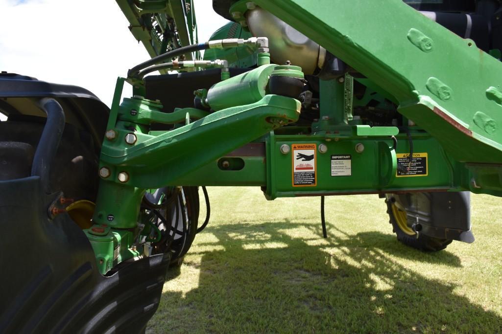 2014 John Deere R4030 self-propelled sprayer