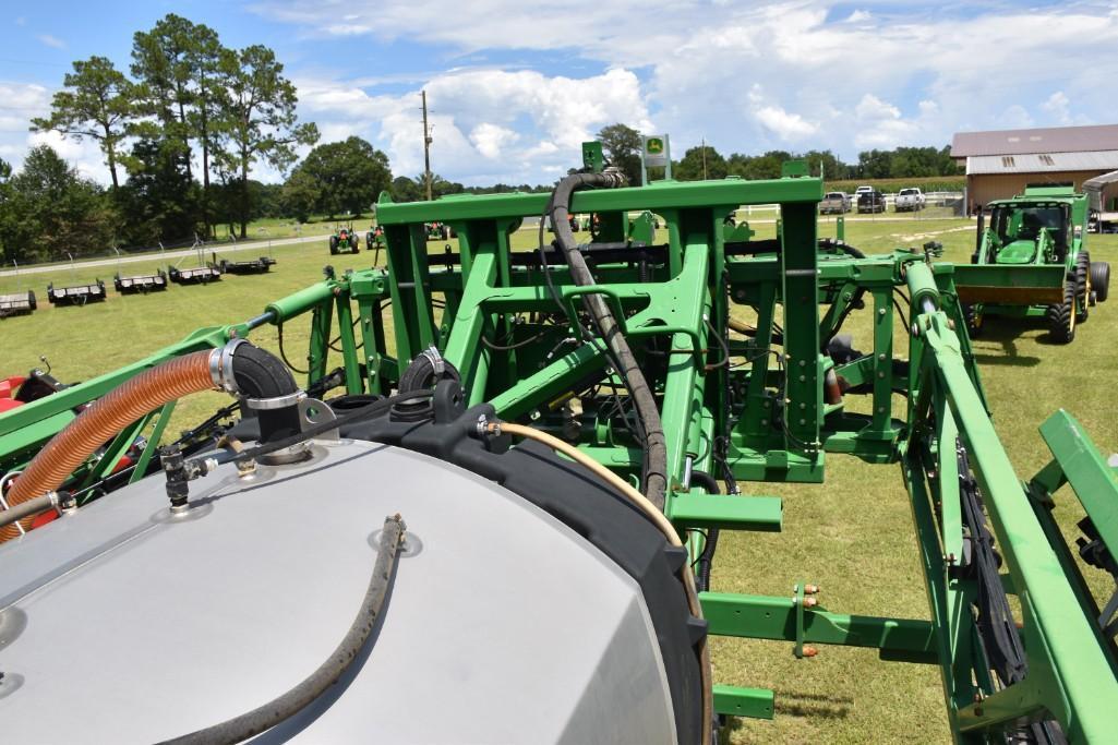 2014 John Deere R4030 self-propelled sprayer