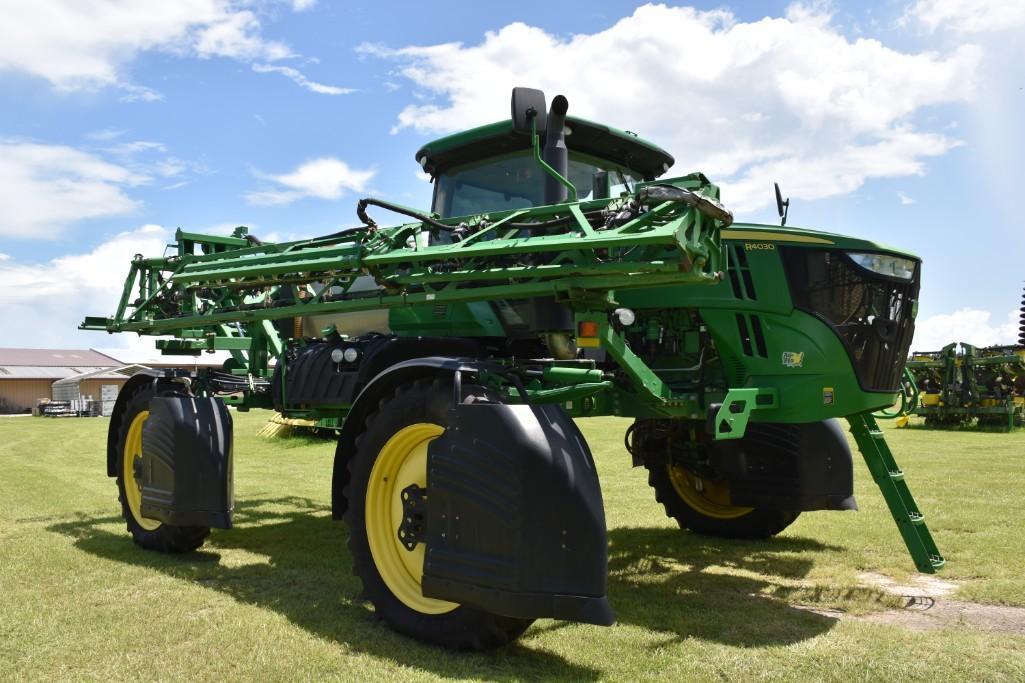 2014 John Deere R4030 self-propelled sprayer