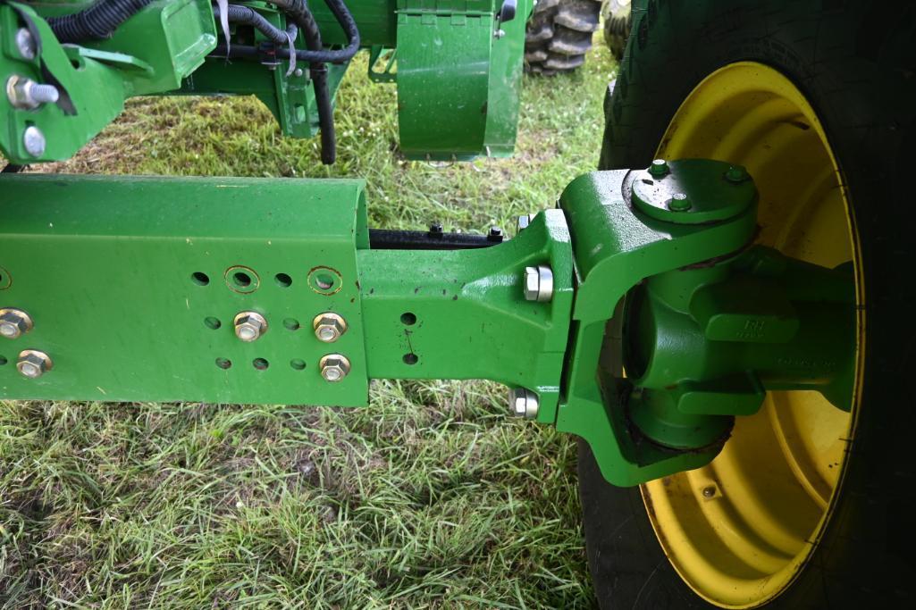 2013 John Deere S680 2wd combine