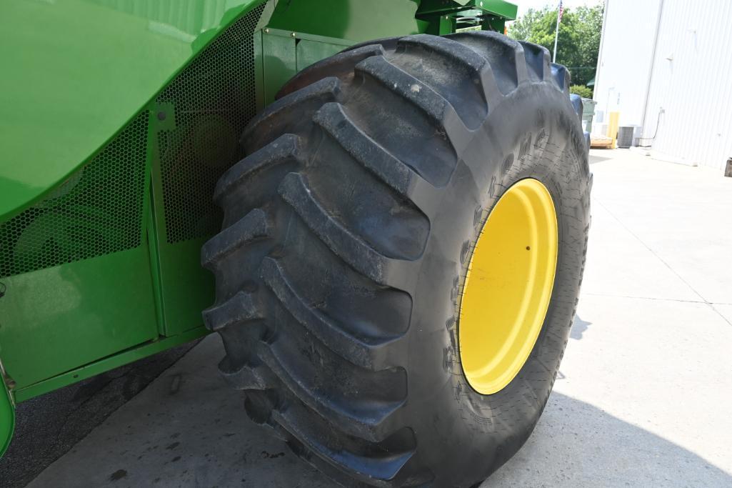 2013 John Deere S670 2wd combine