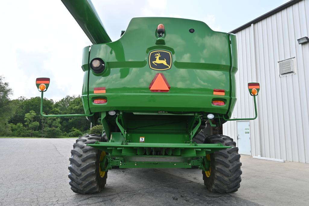 2013 John Deere S670 2wd combine