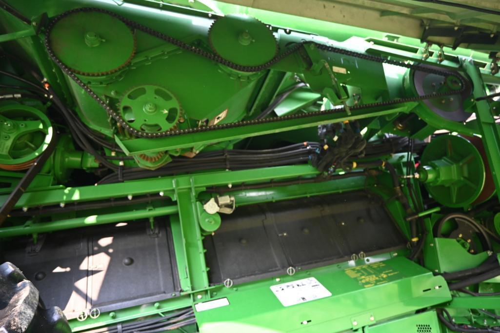 2013 John Deere S670 4wd combine