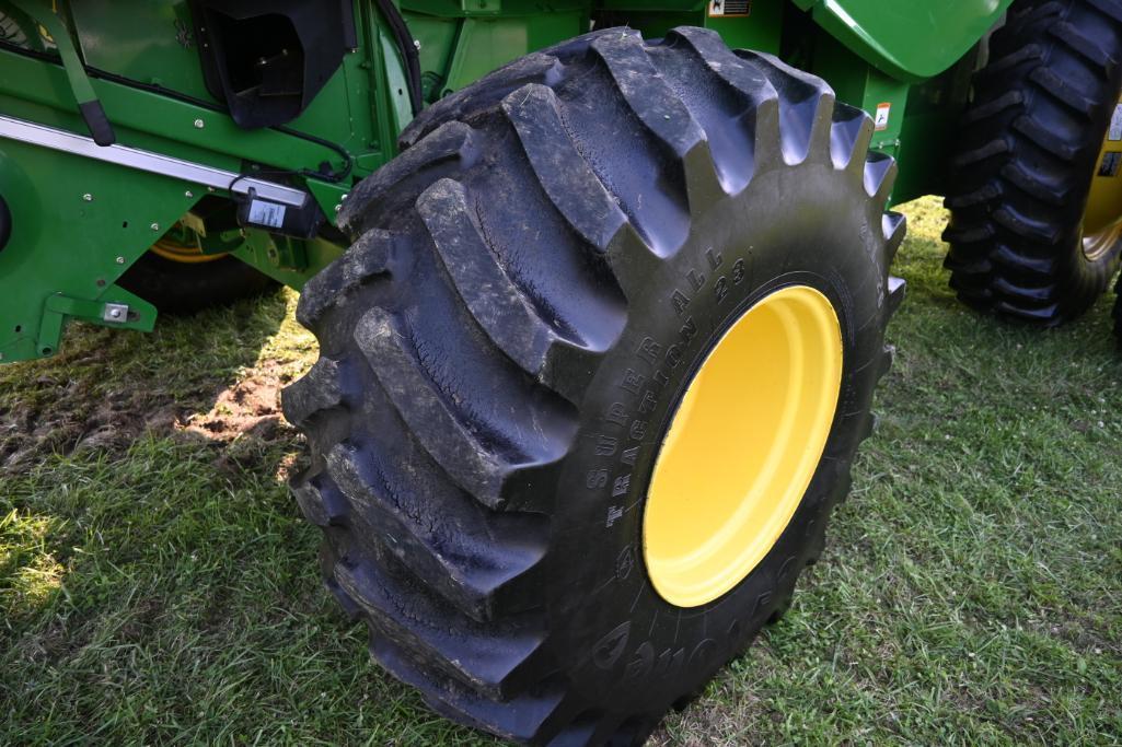 2013 John Deere S670 4wd combine