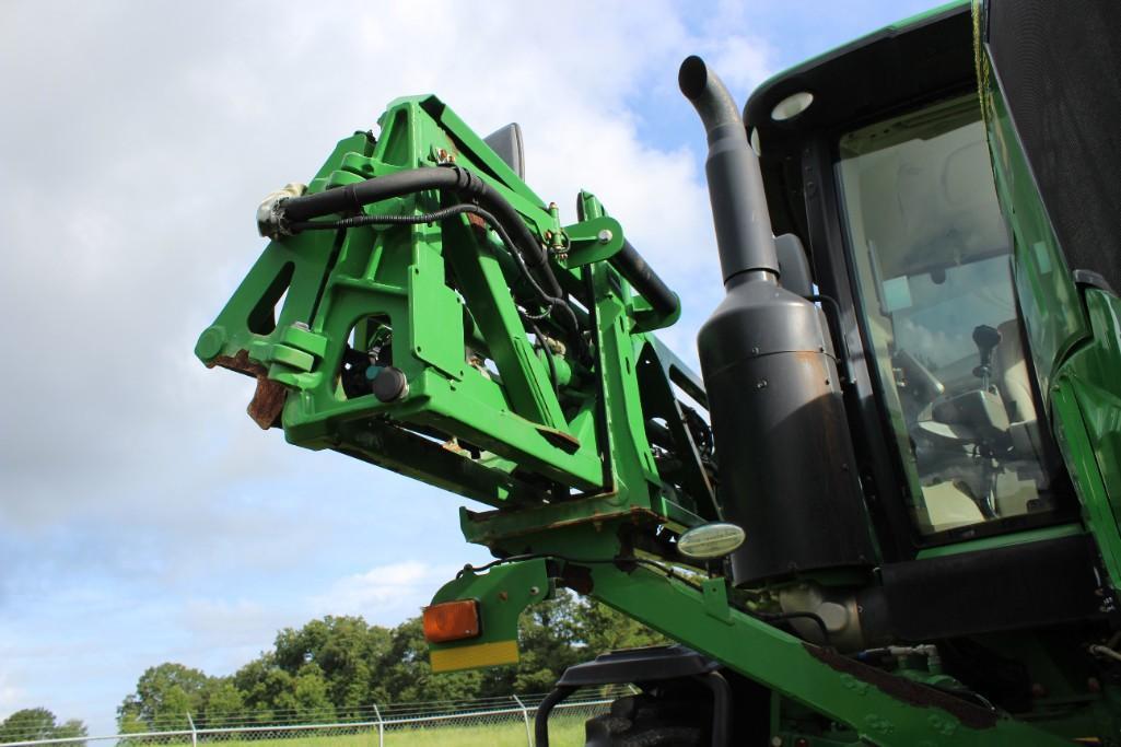 2016 John Deere R4038 self-propelled sprayer