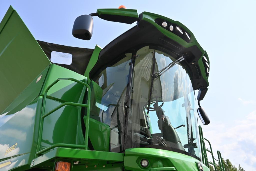 2013 John Deere S680 4wd combine