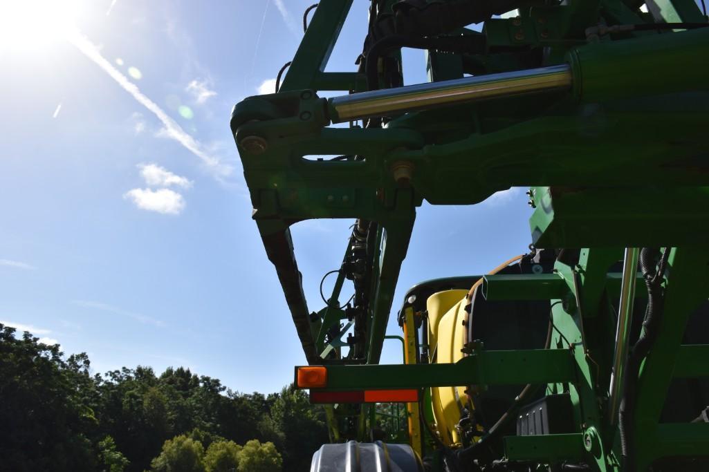 2014 John Deere R4030 self-propelled sprayer