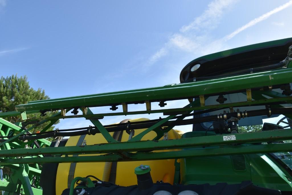 2014 John Deere R4030 self-propelled sprayer