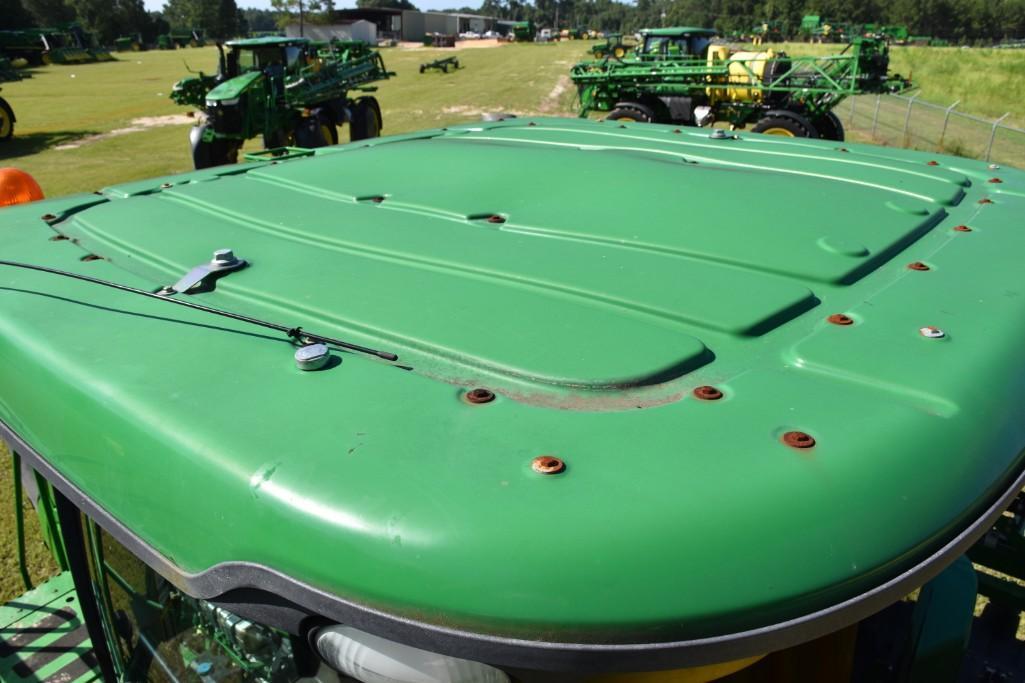 2014 John Deere R4030 self-propelled sprayer