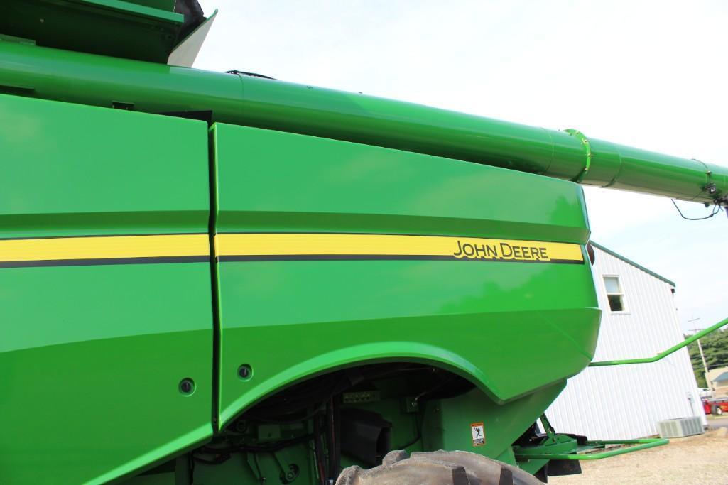 2012 John Deere S680 4wd combine