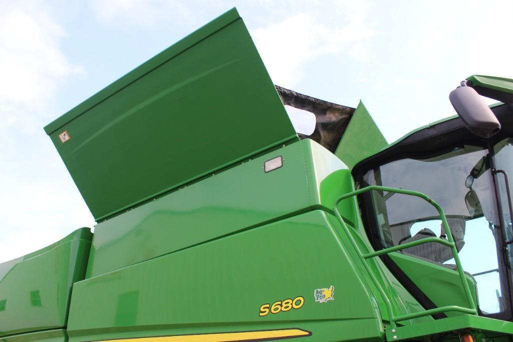 2012 John Deere S680 4wd combine