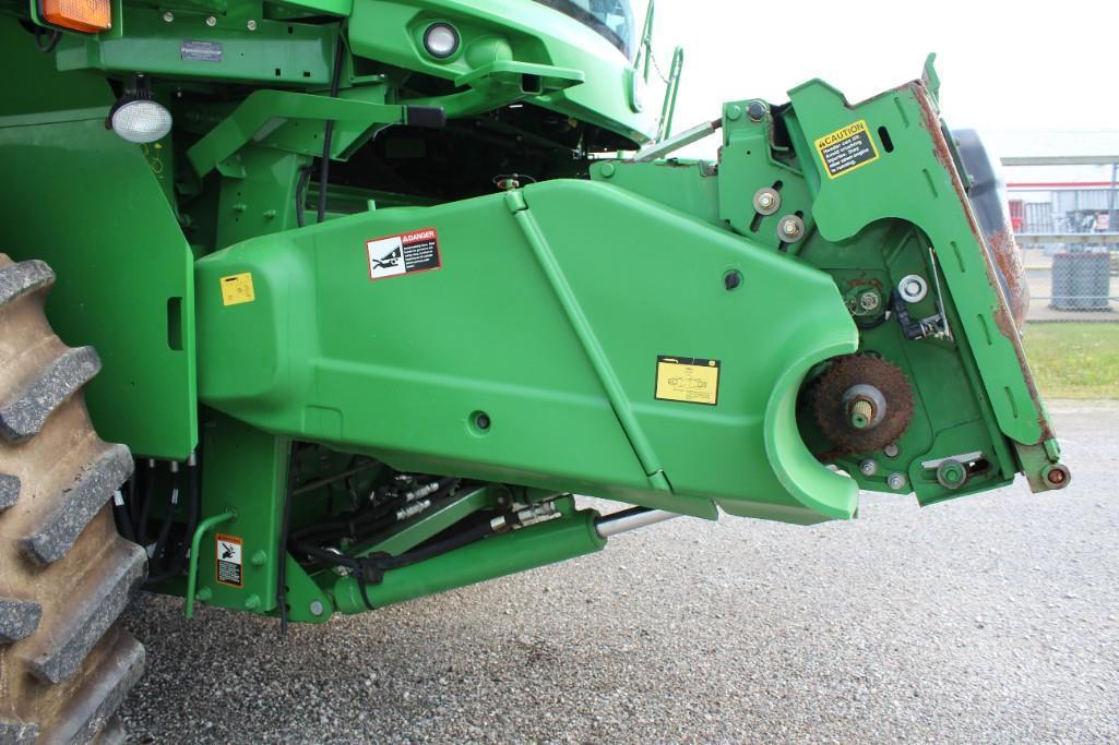 2012 John Deere S680 4wd combine