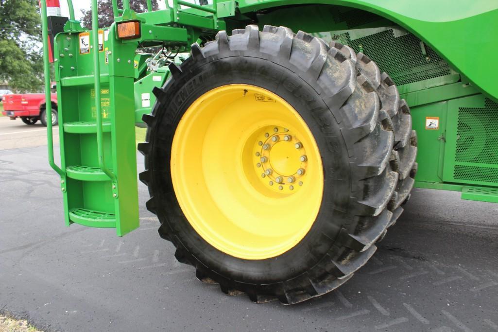 2013 John Deere S660 4wd combine