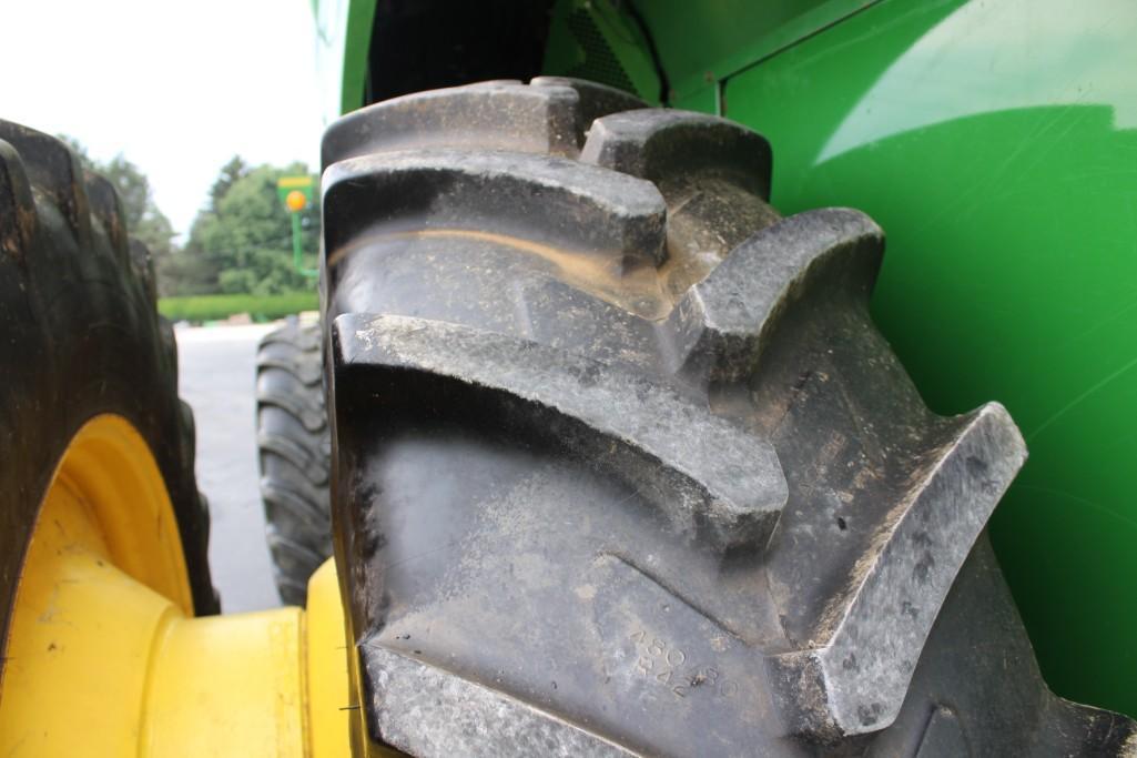 2013 John Deere S660 4wd combine