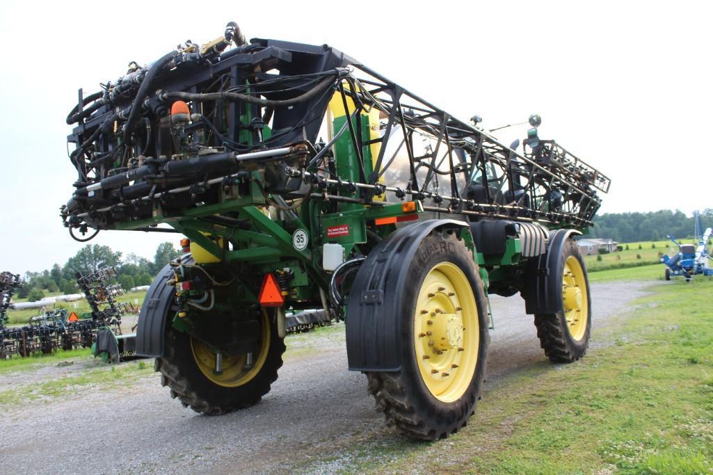 2013 John Deere 4940 self-propelled sprayer