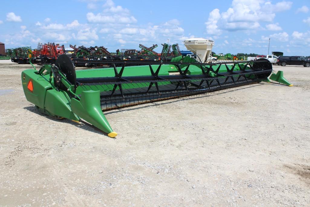 2013 John Deere 640FD 40' flex draper head