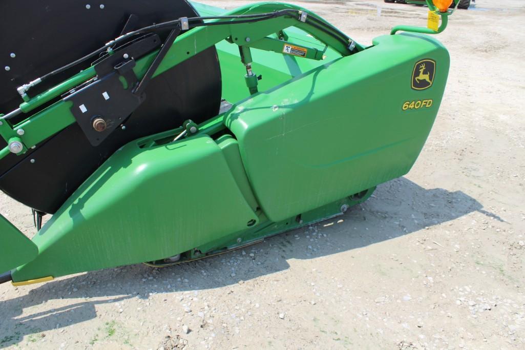 2013 John Deere 640FD 40' flex draper head