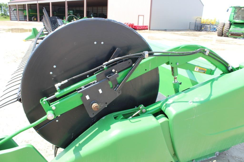 2013 John Deere 640FD 40' flex draper head