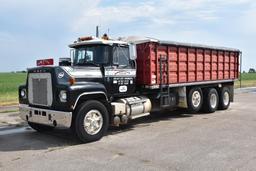 1980 Mack RS600L Value Liner grain truck