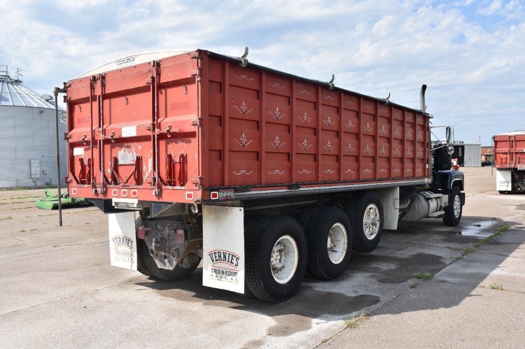 1980 Mack RS600L Value Liner grain truck