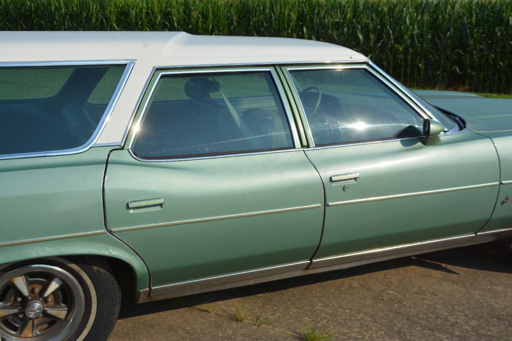 1974 Pontiac Grand Safari station wagon