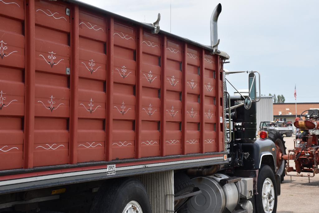 1983 Mack RS600L Econodyne grain truck