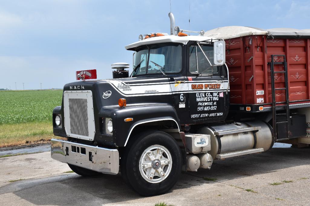 1983 Mack RS600L Econodyne grain truck