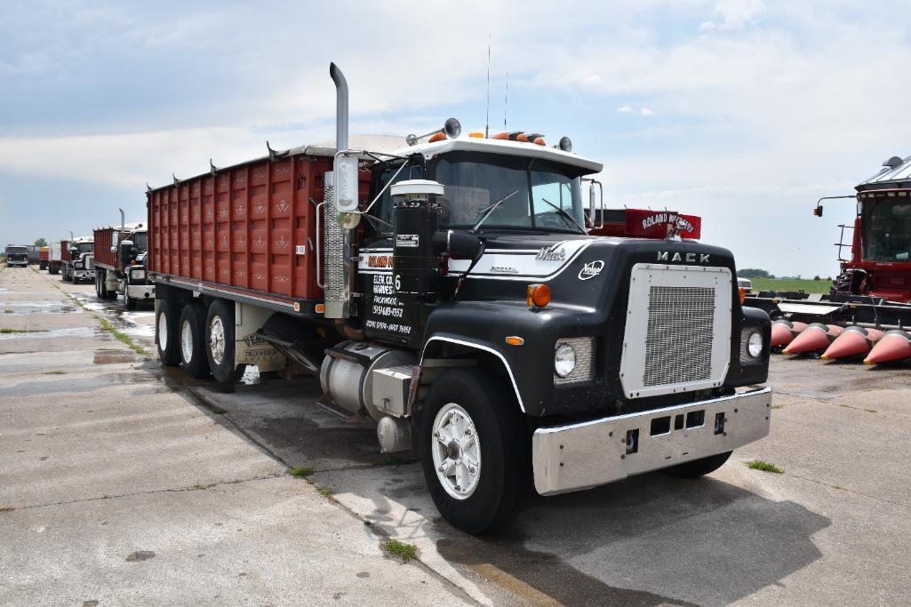 1983 Mack RS600L Econodyne grain truck