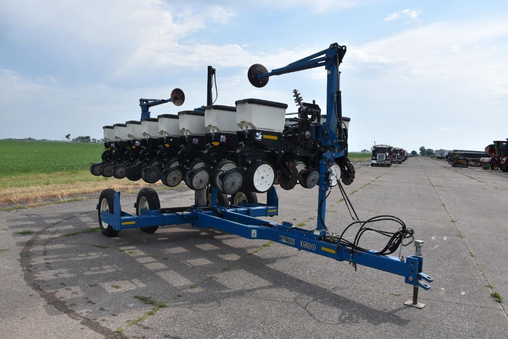 Kinze 3500 8/15 row interplant planter