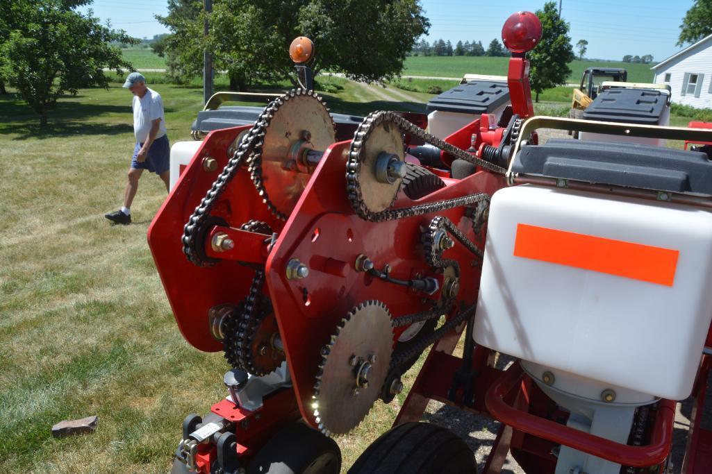 2013 Massey Ferguson 8200 12R30" planter