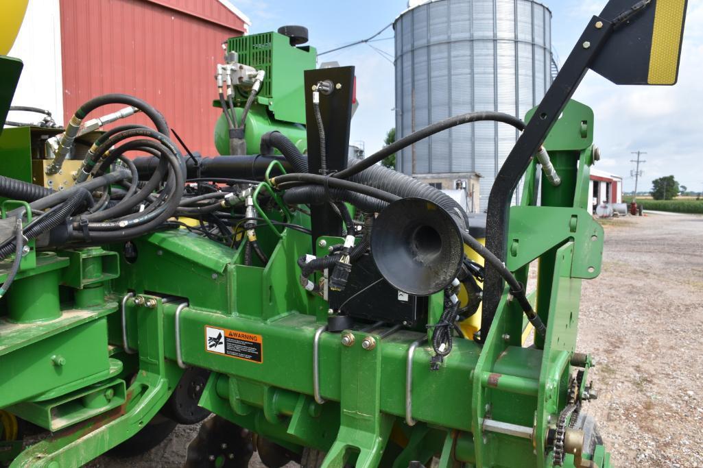 2012 John Deere 1770NT 16 row 30" planter