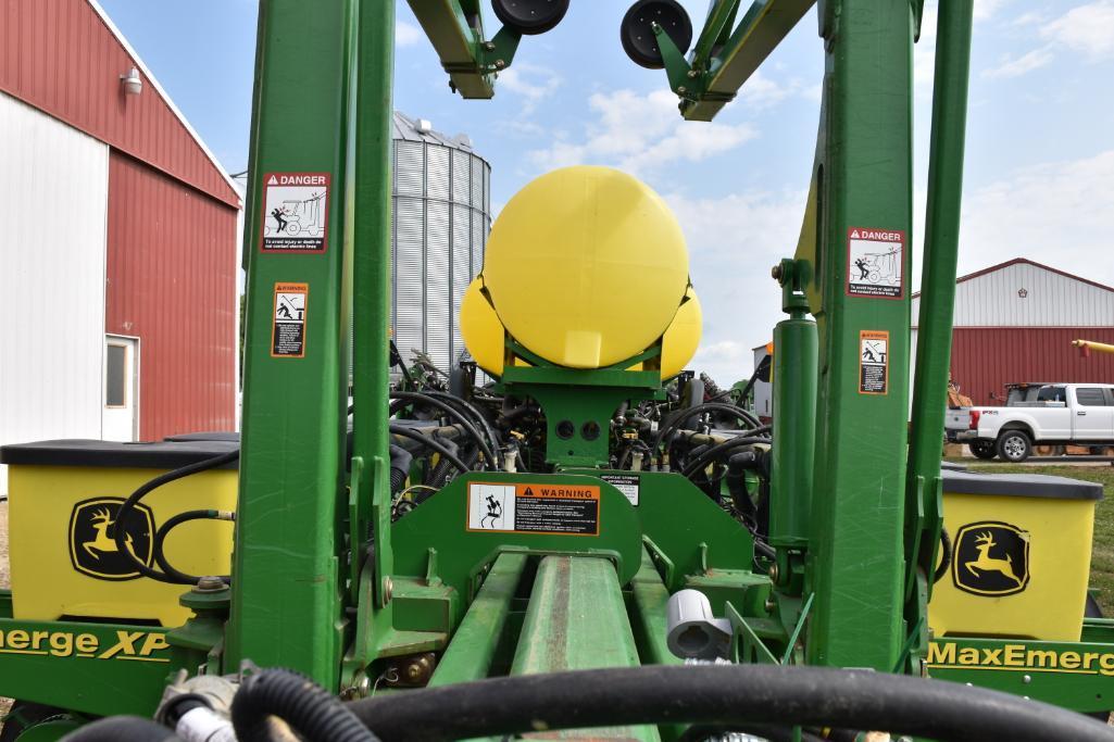 2012 John Deere 1770NT 16 row 30" planter