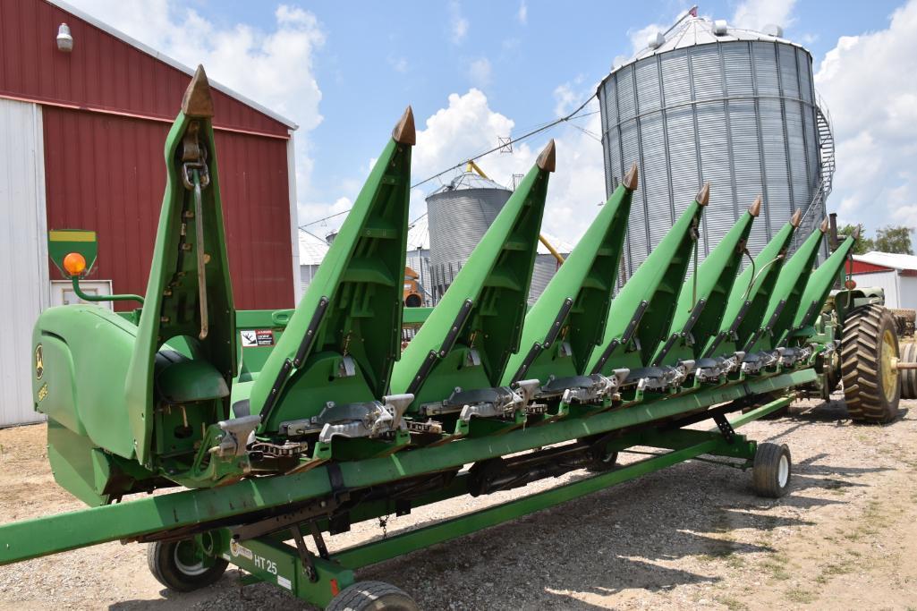 2014 John Deere 608C 8 row 30" corn head