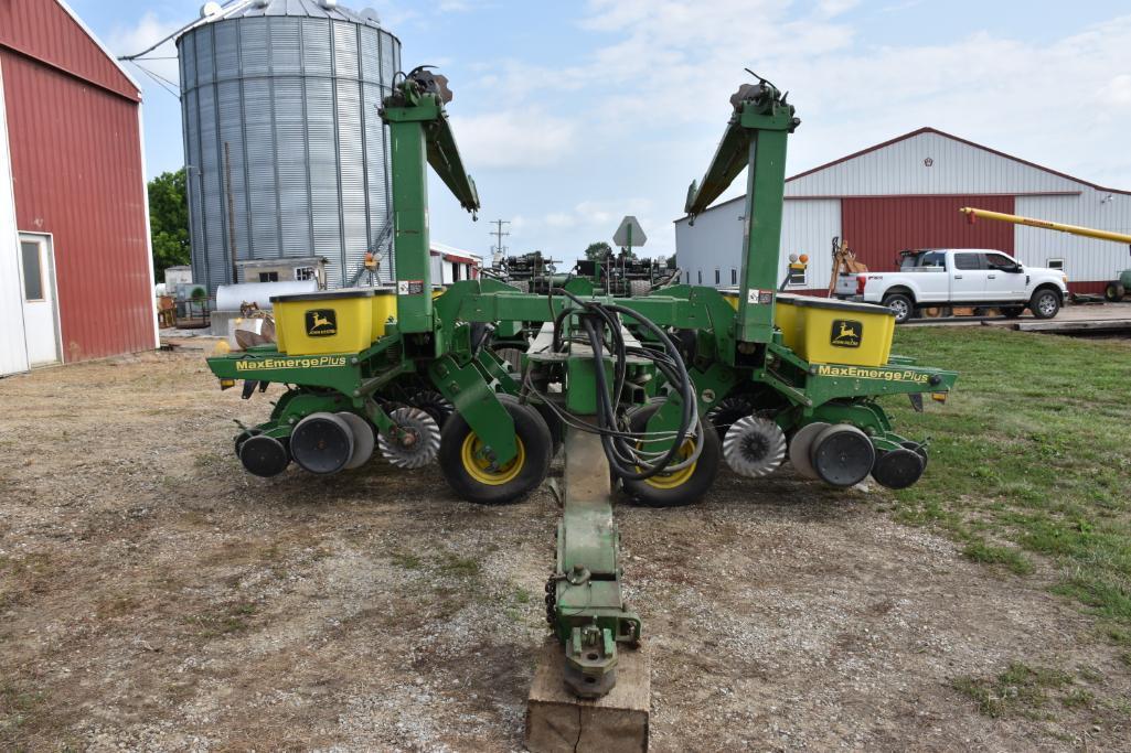 1997 John Deere 1780 16/31 planter