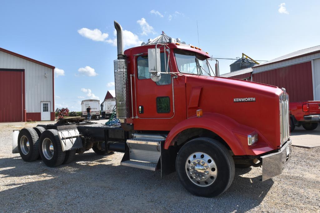 2007 Kenworth T800 day cab semi