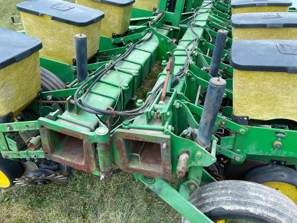 John Deere 7000 12 row 30" planter