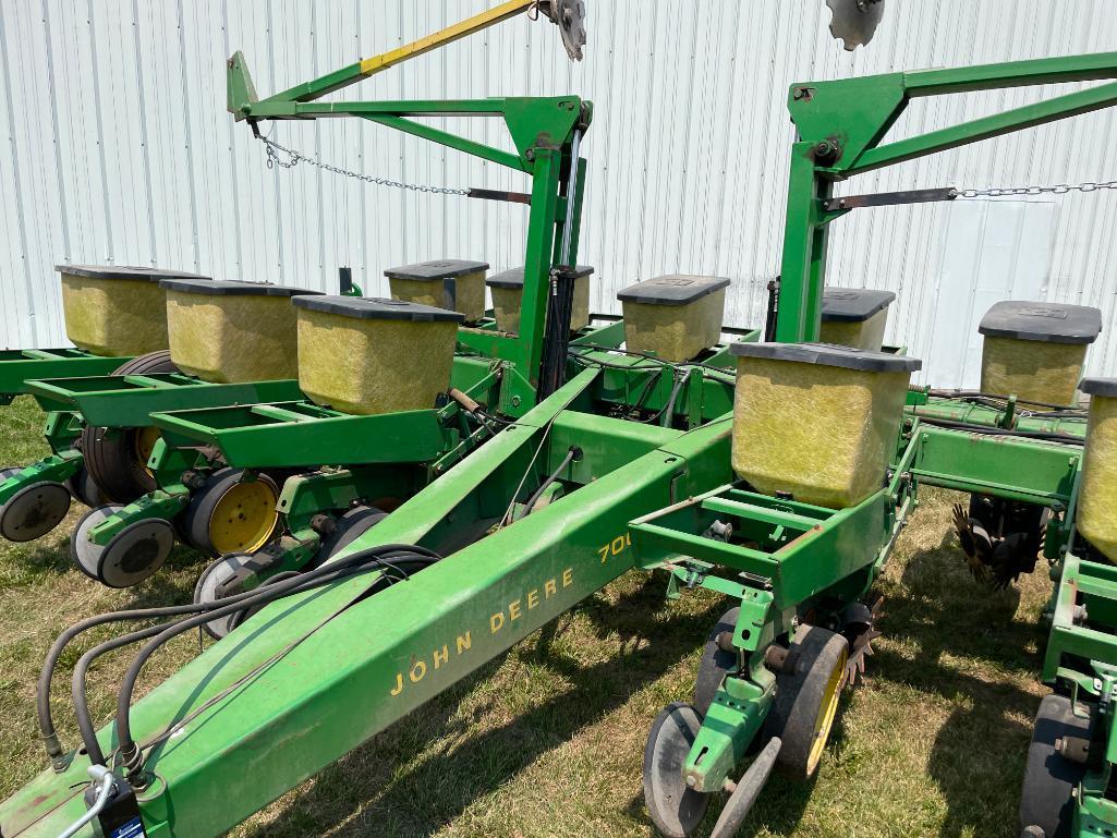 John Deere 7000 12 row 30" planter