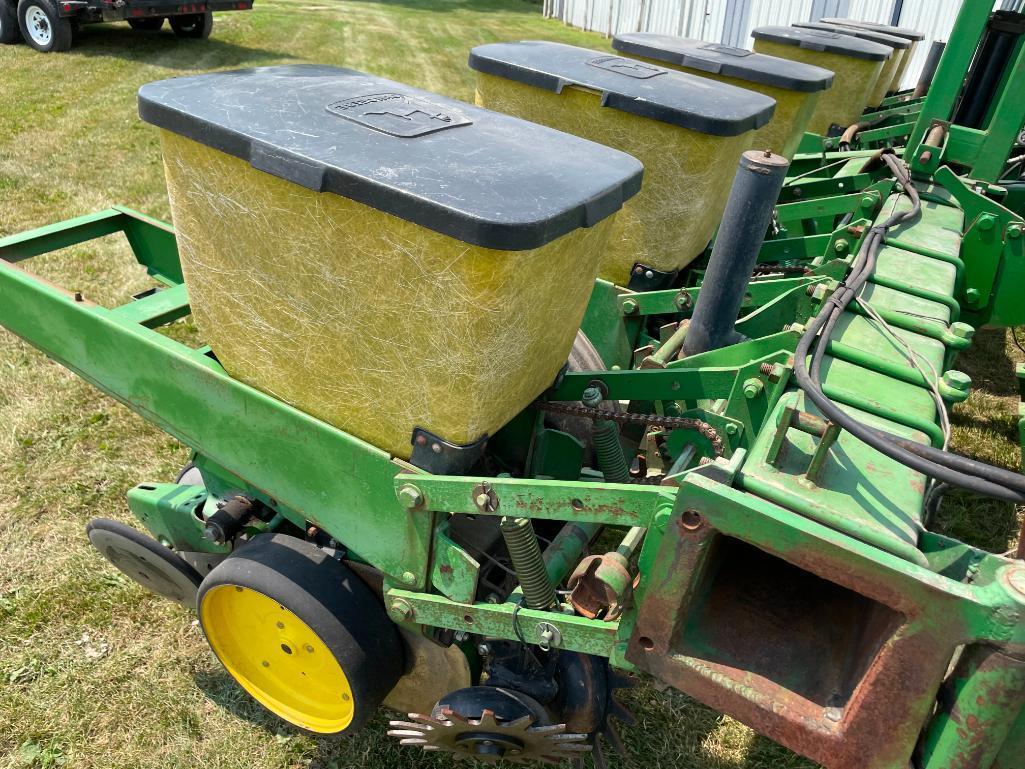 John Deere 7000 12 row 30" planter