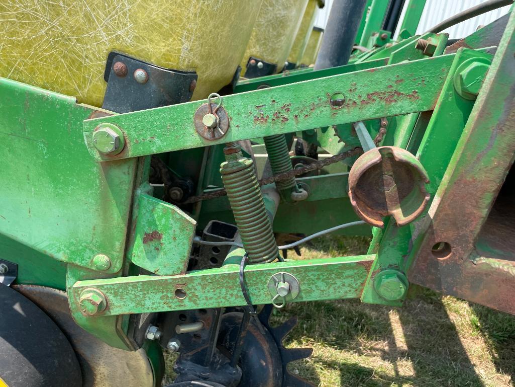 John Deere 7000 12 row 30" planter